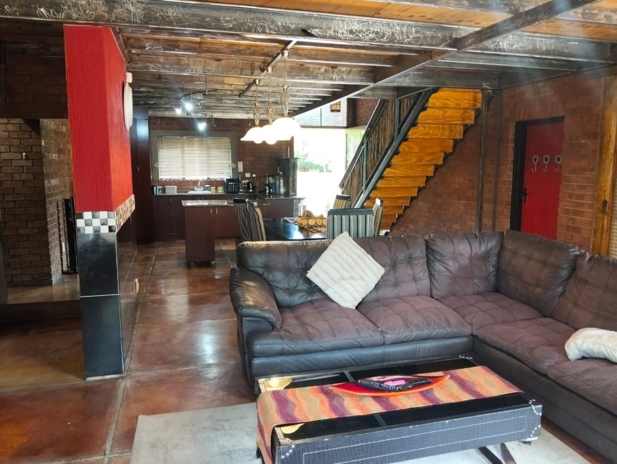 4 Bedroom Property for Sale in Pellissier Free State